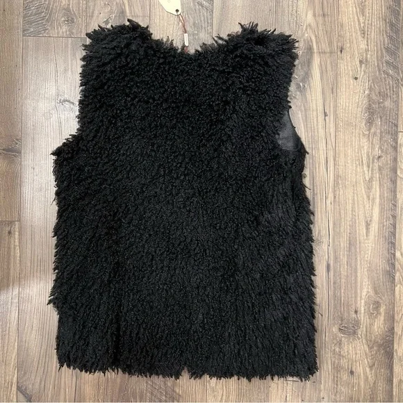Max Studio Specialty Product Fluff Black Vest Size Large. NWT. - Picture 4 of 11